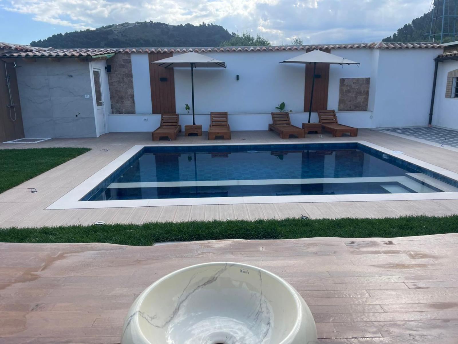 Villa Lejzo - Swimming Pool Berat Exteriör bild