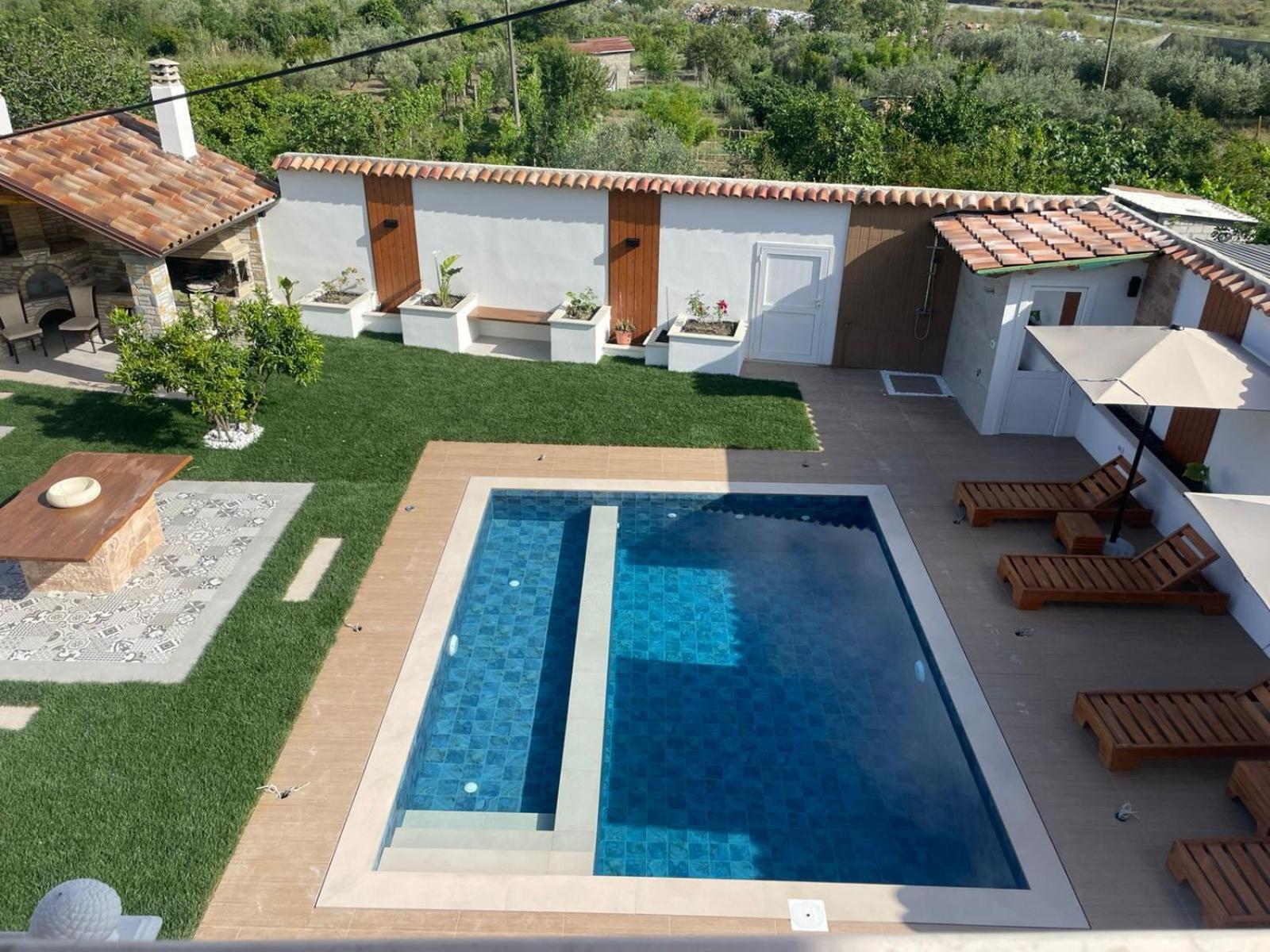 Villa Lejzo - Swimming Pool Berat Exteriör bild
